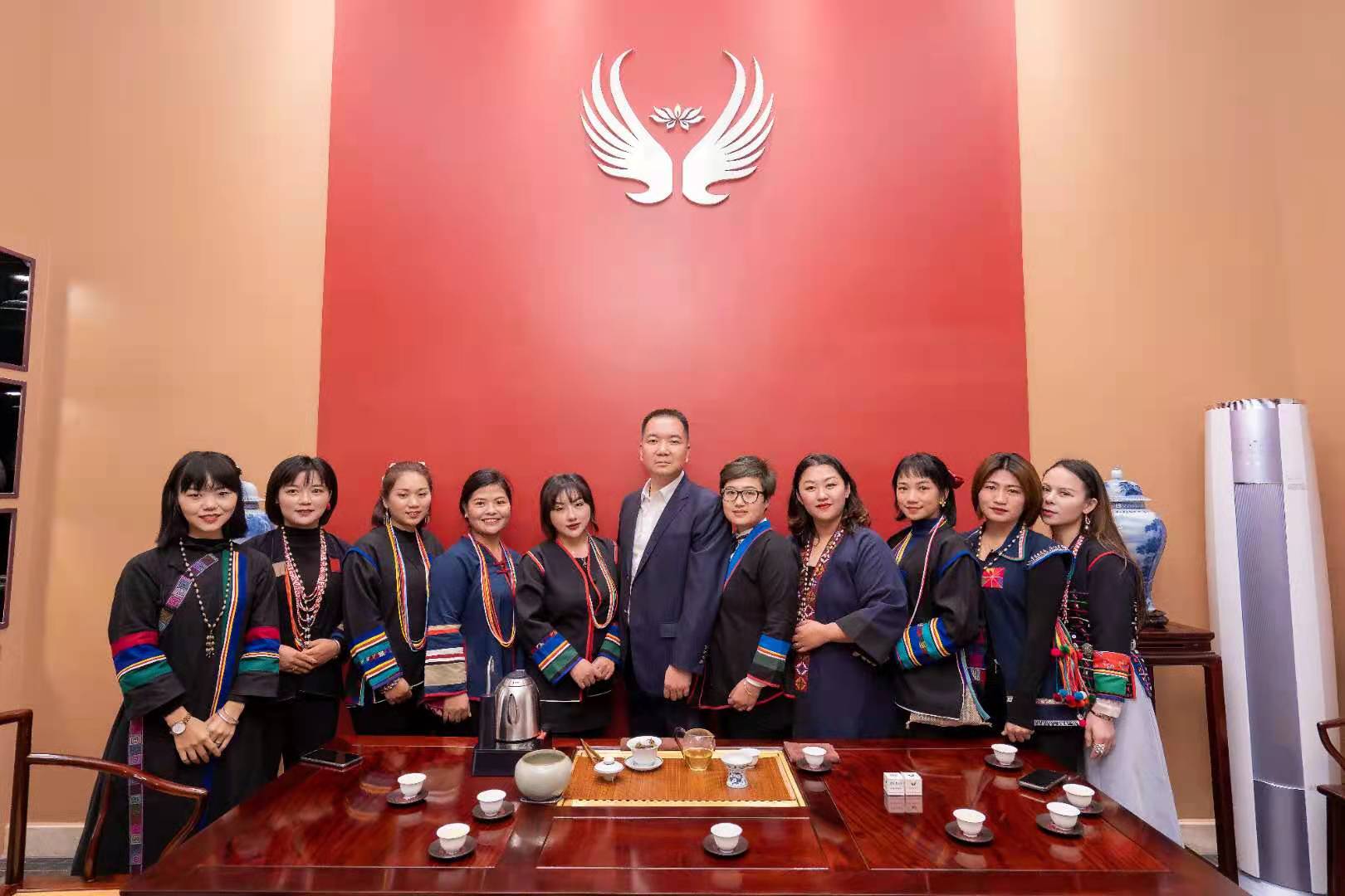 勐海老班章茶業(yè)有限公司品鑒中心 勐海縣布朗山老班章三爬茶業(yè)有限責(zé)任公司喬遷新址 開業(yè)慶典！