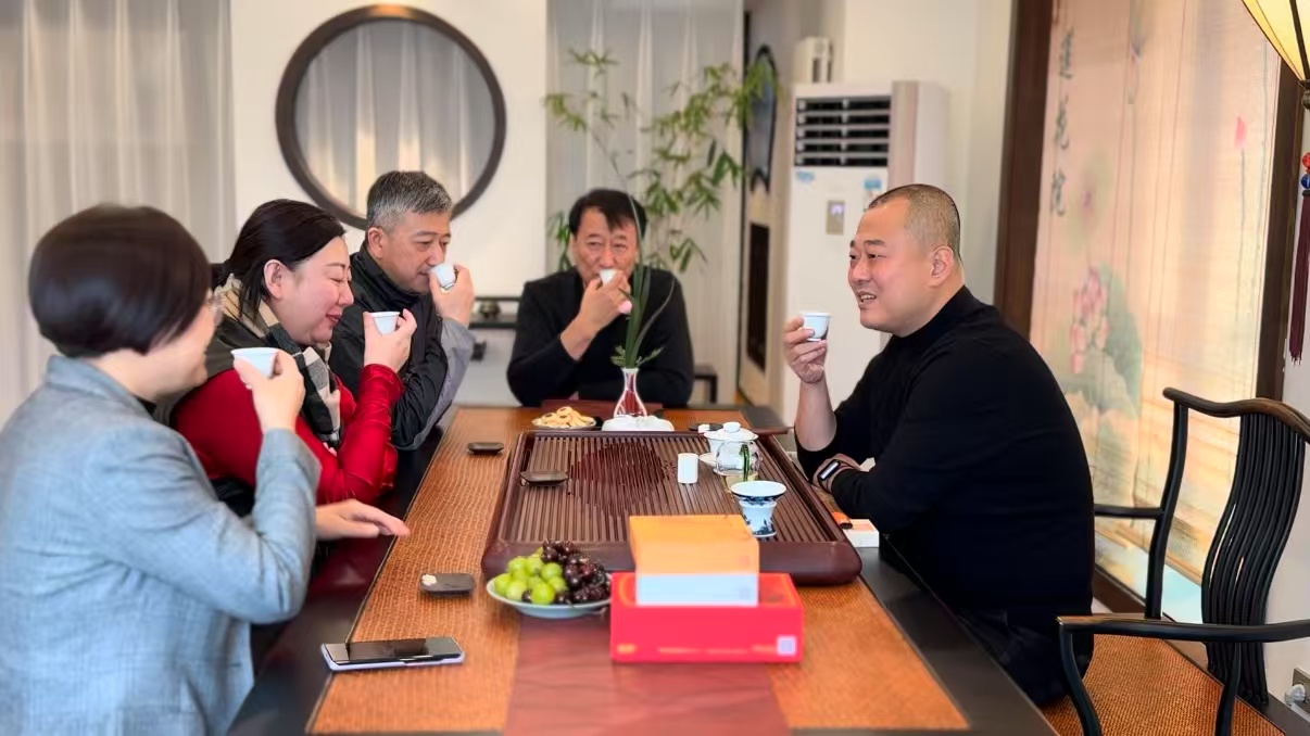 熱烈慶祝勐海老班章茶業(yè)有限公司黑龍江省辦事處掛牌運營 暨老班章主題會所投入使用