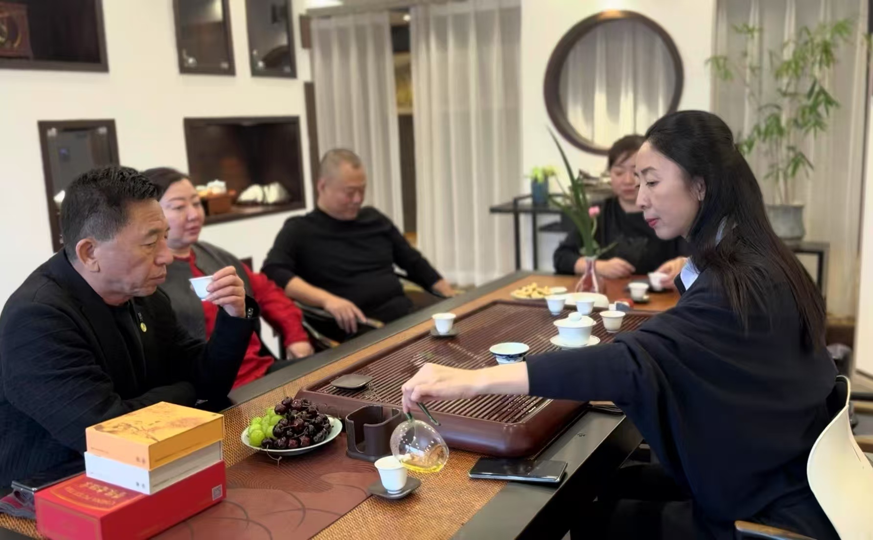 熱烈慶祝勐海老班章茶業(yè)有限公司黑龍江省辦事處掛牌運營 暨老班章主題會所投入使用